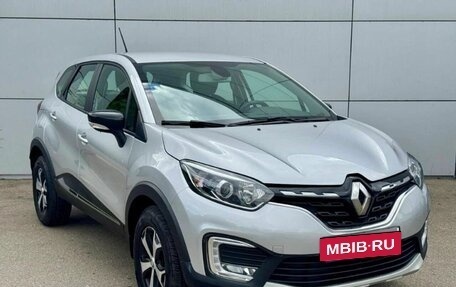 Renault Kaptur I рестайлинг, 2022 год, 1 819 000 рублей, 2 фотография