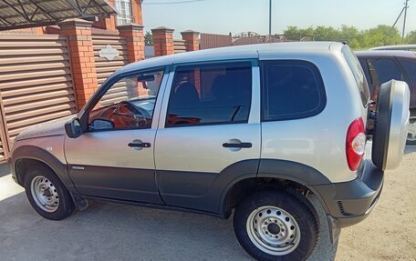 Chevrolet Niva I рестайлинг, 2011 год, 450 000 рублей, 2 фотография