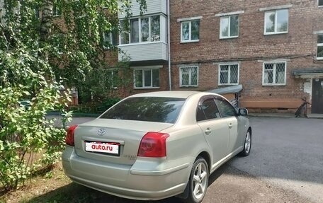 Toyota Avensis III рестайлинг, 2004 год, 550 000 рублей, 1 фотография
