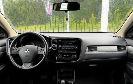 Mitsubishi Outlander III рестайлинг 3, 2013 год, 1 489 000 рублей, 10 фотография