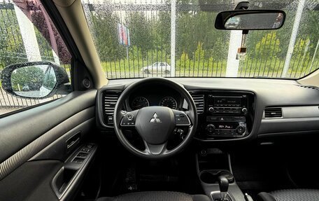 Mitsubishi Outlander III рестайлинг 3, 2013 год, 1 489 000 рублей, 11 фотография
