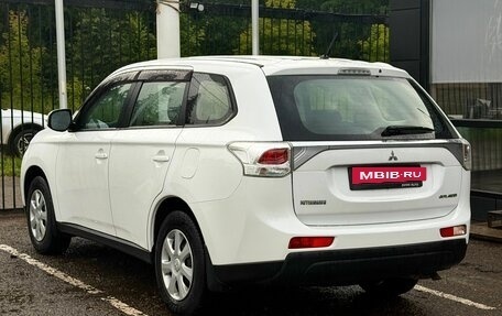 Mitsubishi Outlander III рестайлинг 3, 2013 год, 1 489 000 рублей, 6 фотография