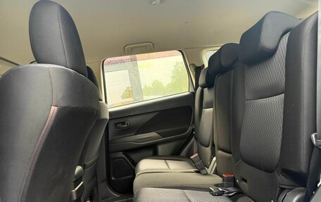 Mitsubishi Outlander III рестайлинг 3, 2013 год, 1 489 000 рублей, 20 фотография