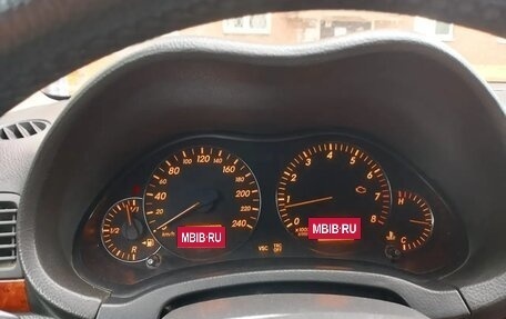 Toyota Avensis III рестайлинг, 2004 год, 550 000 рублей, 2 фотография