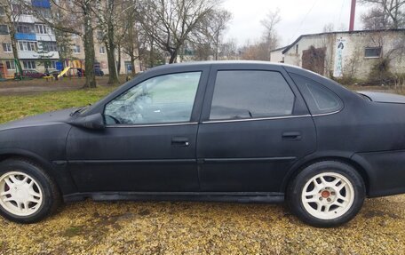 Opel Vectra B рестайлинг, 2000 год, 250 000 рублей, 2 фотография