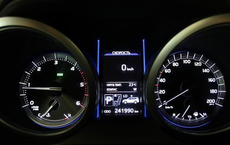 Toyota Land Cruiser Prado 150 рестайлинг 2, 2013 год, 3 370 000 рублей, 12 фотография