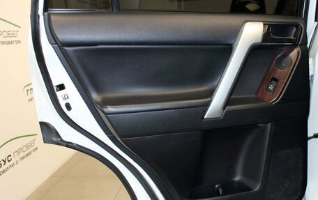 Toyota Land Cruiser Prado 150 рестайлинг 2, 2013 год, 3 370 000 рублей, 16 фотография