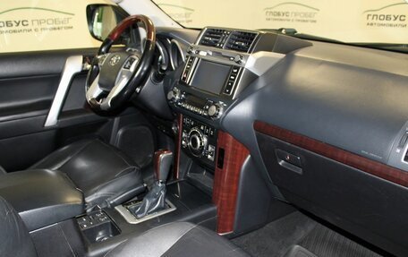 Toyota Land Cruiser Prado 150 рестайлинг 2, 2013 год, 3 370 000 рублей, 23 фотография