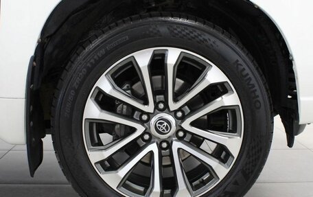 Toyota Land Cruiser Prado 150 рестайлинг 2, 2013 год, 3 370 000 рублей, 24 фотография
