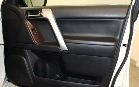 Toyota Land Cruiser Prado 150 рестайлинг 2, 2013 год, 3 370 000 рублей, 22 фотография