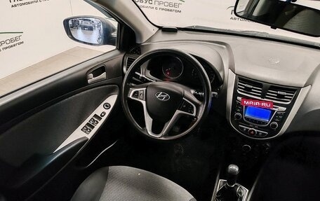 Hyundai Solaris II рестайлинг, 2011 год, 395 000 рублей, 24 фотография