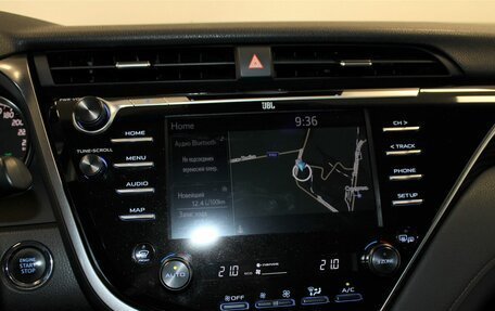 Toyota Camry, 2018 год, 2 800 000 рублей, 21 фотография