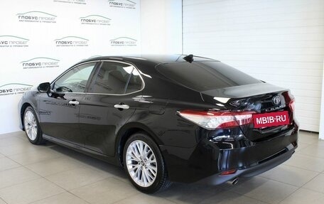 Toyota Camry, 2018 год, 2 800 000 рублей, 12 фотография
