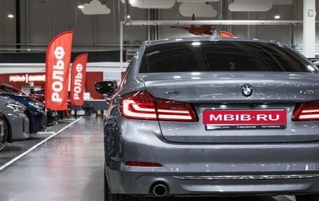 BMW 5 серия, 2018 год, 3 299 700 рублей, 11 фотография