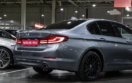 BMW 5 серия, 2018 год, 3 299 700 рублей, 9 фотография