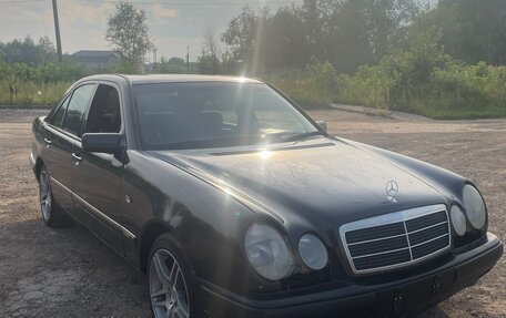 Mercedes-Benz E-Класс, 1995 год, 280 000 рублей, 2 фотография