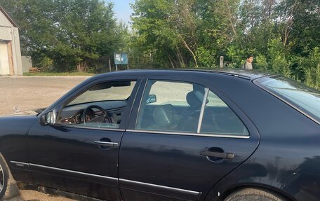 Mercedes-Benz E-Класс, 1995 год, 280 000 рублей, 6 фотография