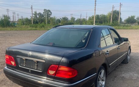 Mercedes-Benz E-Класс, 1995 год, 280 000 рублей, 4 фотография