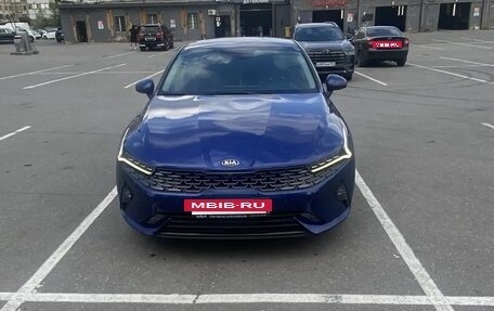 KIA K5, 2021 год, 2 300 000 рублей, 6 фотография