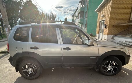 Chevrolet Niva I рестайлинг, 2011 год, 450 000 рублей, 3 фотография