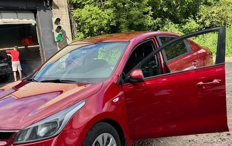 KIA Rio IV, 2019 год, 1 550 000 рублей, 3 фотография