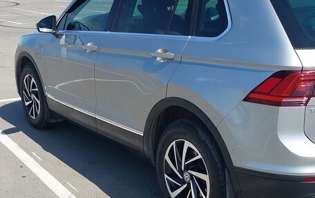Volkswagen Tiguan II, 2018 год, 2 750 000 рублей, 2 фотография