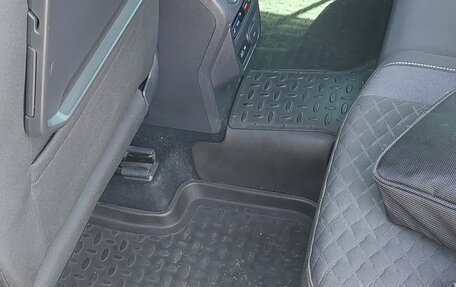 Volkswagen Tiguan II, 2018 год, 2 750 000 рублей, 13 фотография