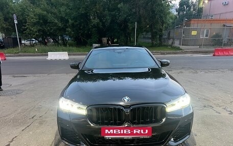 BMW 5 серия, 2021 год, 3 870 000 рублей, 2 фотография