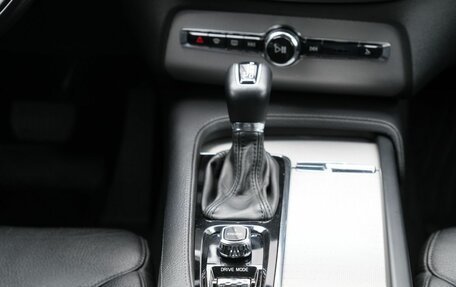Volvo XC90 II рестайлинг, 2016 год, 3 300 000 рублей, 24 фотография
