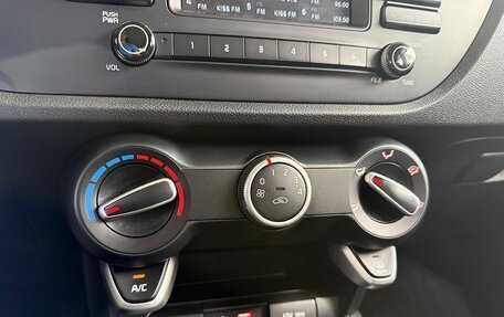 KIA Rio IV, 2018 год, 1 579 000 рублей, 14 фотография