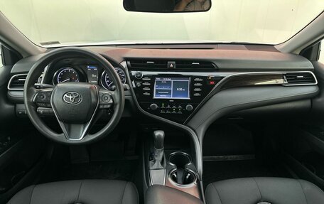 Toyota Camry, 2020 год, 2 450 000 рублей, 8 фотография