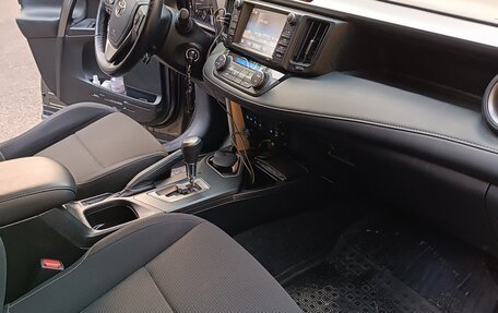 Toyota RAV4, 2017 год, 3 050 000 рублей, 12 фотография