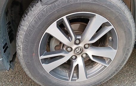 Toyota RAV4, 2017 год, 3 050 000 рублей, 16 фотография