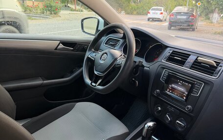 Volkswagen Jetta VI, 2017 год, 1 300 000 рублей, 5 фотография