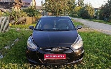Hyundai Solaris II рестайлинг, 2013 год, 850 000 рублей, 1 фотография
