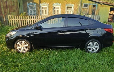 Hyundai Solaris II рестайлинг, 2013 год, 850 000 рублей, 3 фотография