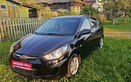 Hyundai Solaris II рестайлинг, 2013 год, 850 000 рублей, 2 фотография