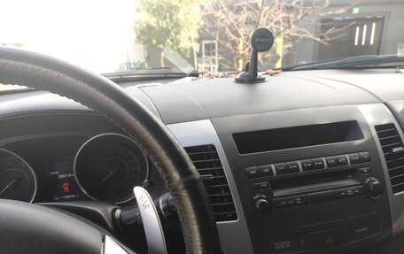 Mitsubishi Outlander III рестайлинг 3, 2011 год, 1 080 000 рублей, 2 фотография