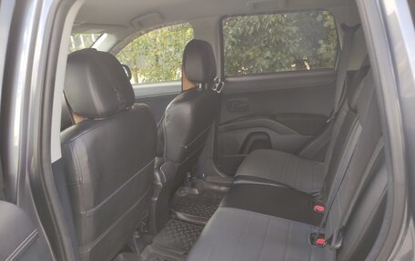Mitsubishi Outlander III рестайлинг 3, 2011 год, 1 080 000 рублей, 11 фотография