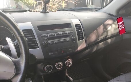 Mitsubishi Outlander III рестайлинг 3, 2011 год, 1 080 000 рублей, 7 фотография