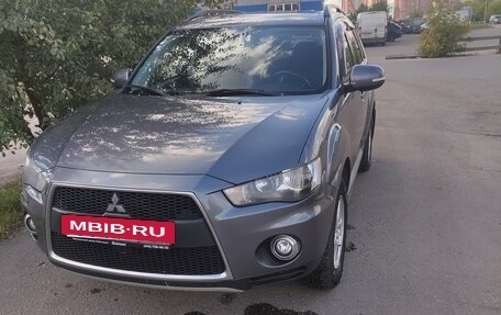 Mitsubishi Outlander III рестайлинг 3, 2011 год, 1 080 000 рублей, 12 фотография