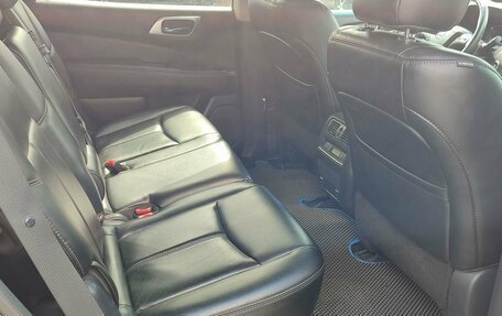 Nissan Pathfinder, 2015 год, 1 999 000 рублей, 11 фотография