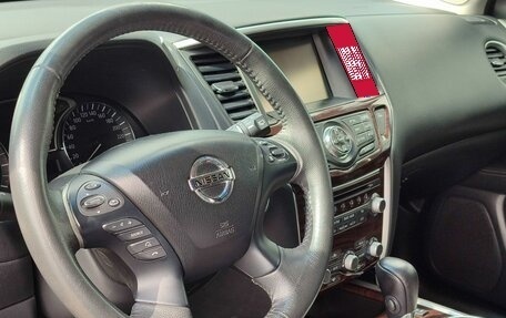 Nissan Pathfinder, 2015 год, 1 999 000 рублей, 15 фотография