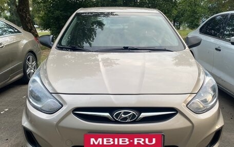 Hyundai Solaris II рестайлинг, 2012 год, 830 000 рублей, 2 фотография