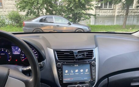 Hyundai Solaris II рестайлинг, 2012 год, 830 000 рублей, 16 фотография