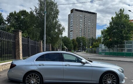 Mercedes-Benz E-Класс, 2017 год, 3 550 000 рублей, 4 фотография