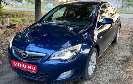 Opel Astra J, 2011 год, 945 000 рублей, 2 фотография