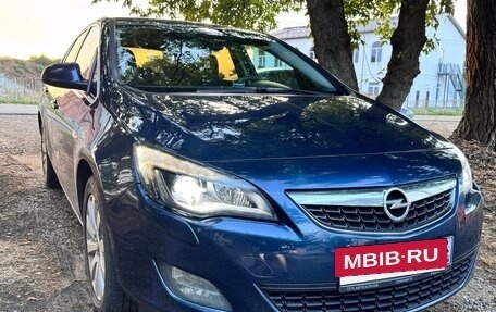 Opel Astra J, 2011 год, 945 000 рублей, 3 фотография