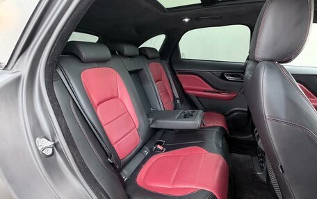 Jaguar F-Pace, 2018 год, 3 377 000 рублей, 16 фотография