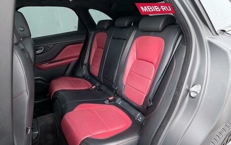 Jaguar F-Pace, 2018 год, 3 377 000 рублей, 17 фотография